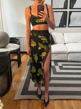 Sir. Black Floral Crop Top & High-Slit Midi Skirt Matching Set - Black & Lime